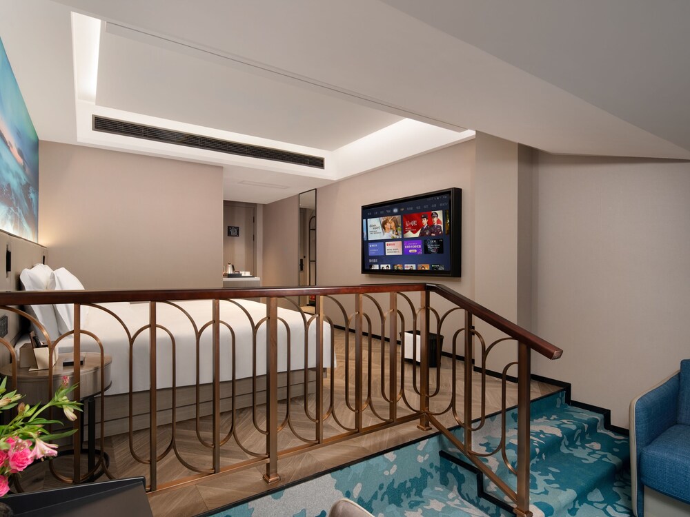 echerm hotel wuyangcun metro station