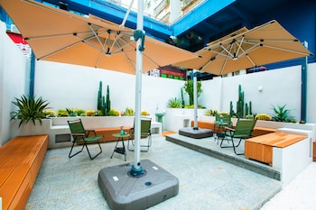 naive l executive apartments coast city