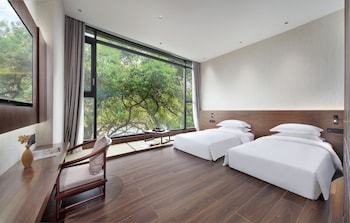 riverside wing hotel guilin