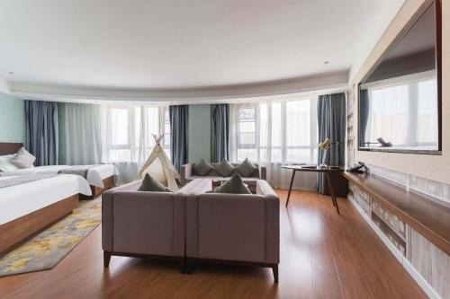 gem hotel luoyang longmen high speed railway station univerisity town