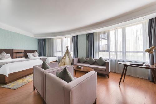 gem hotel luoyang longmen high speed railway station univerisity town