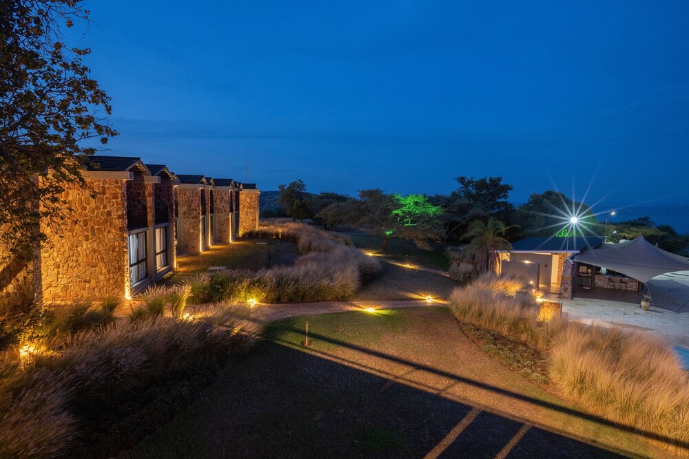 mantis akagera game lodge