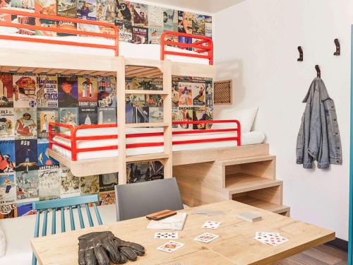 hotelf1 paris saint ouen marche aux puces