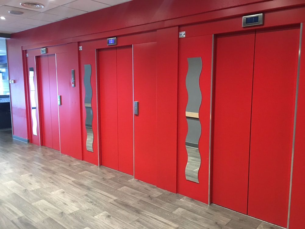 hotelf1 paris saint ouen marche aux puces