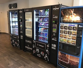 hotelf1 paris saint ouen marche aux puces