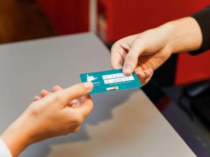 hotelf1 paris saint ouen marche aux puces