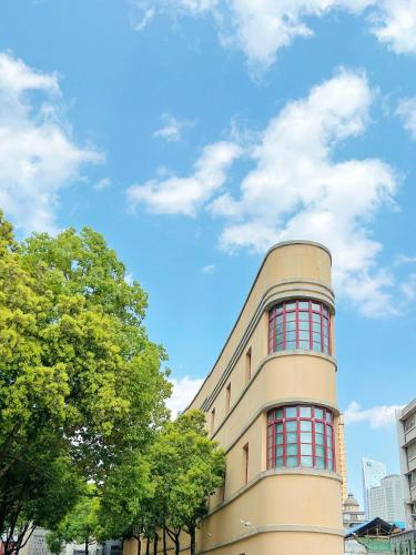 nostalgia s hotel kunming north railway