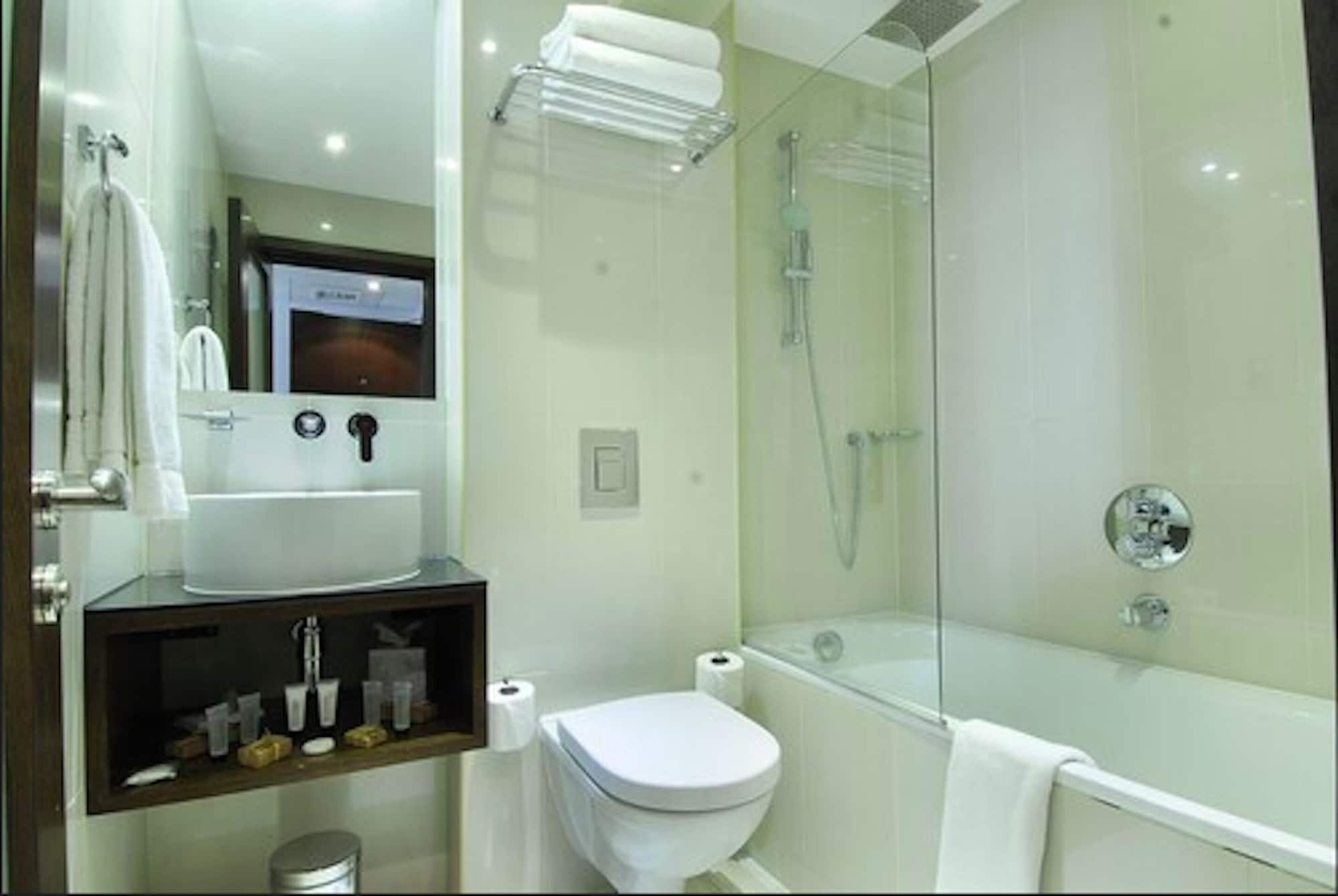 park avenue baker street