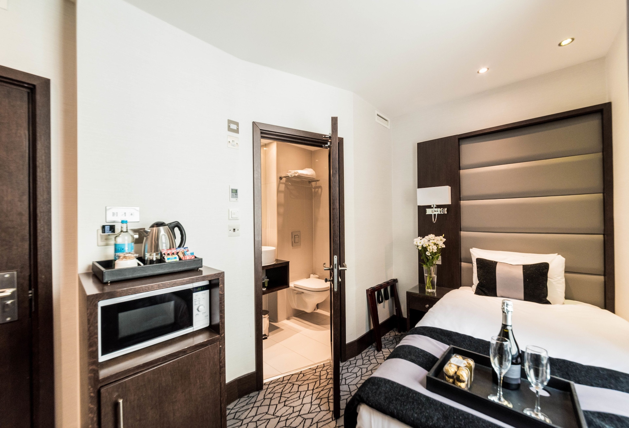 park avenue baker street