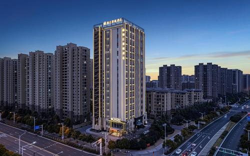 metropolo hotel xuzhou railway station jinlong lake metro station