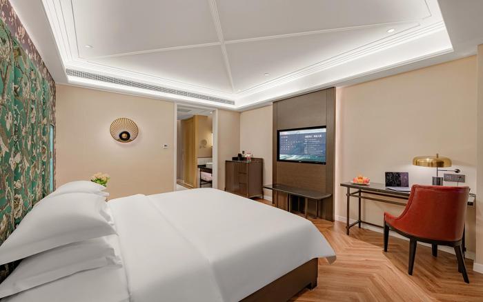 metropolo hotel xuzhou railway station jinlong lake metro station