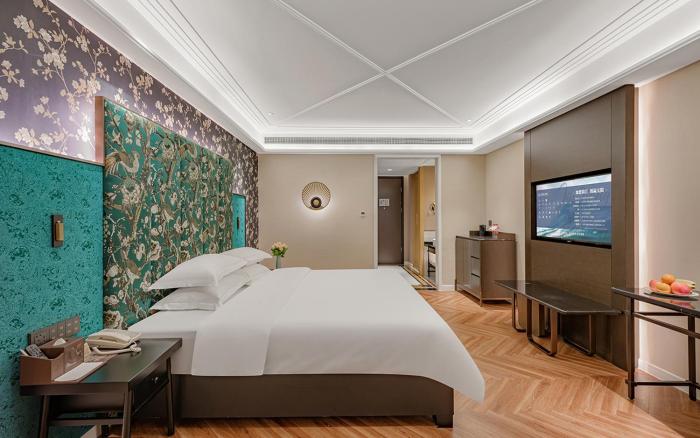 metropolo hotel xuzhou railway station jinlong lake metro station