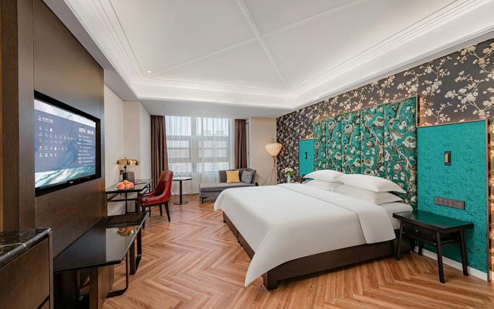 metropolo hotel xuzhou railway station jinlong lake metro station