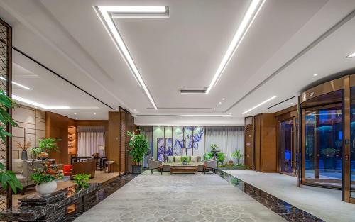 metropolo hotel xuzhou railway station jinlong lake metro station