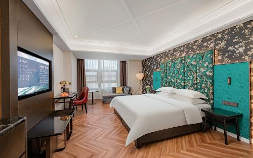 metropolo hotel xuzhou railway station jinlong lake metro station