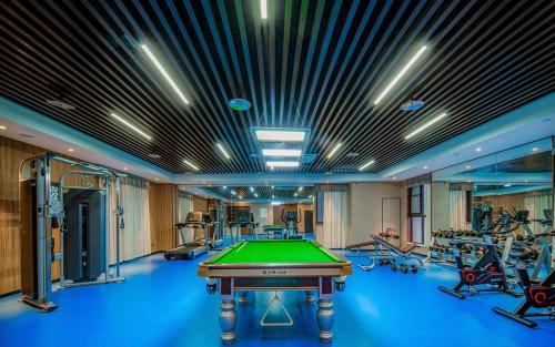 metropolo hotel xuzhou railway station jinlong lake metro station