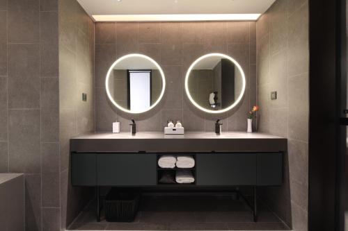 sunstone plaza hotel