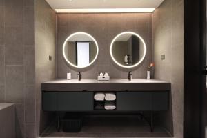 sunstone plaza hotel