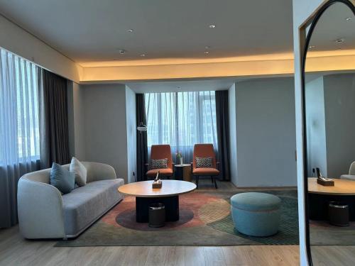 sunstone plaza hotel