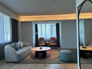 sunstone plaza hotel