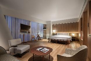 crossing hotel zhengzhou east high speed railyway station