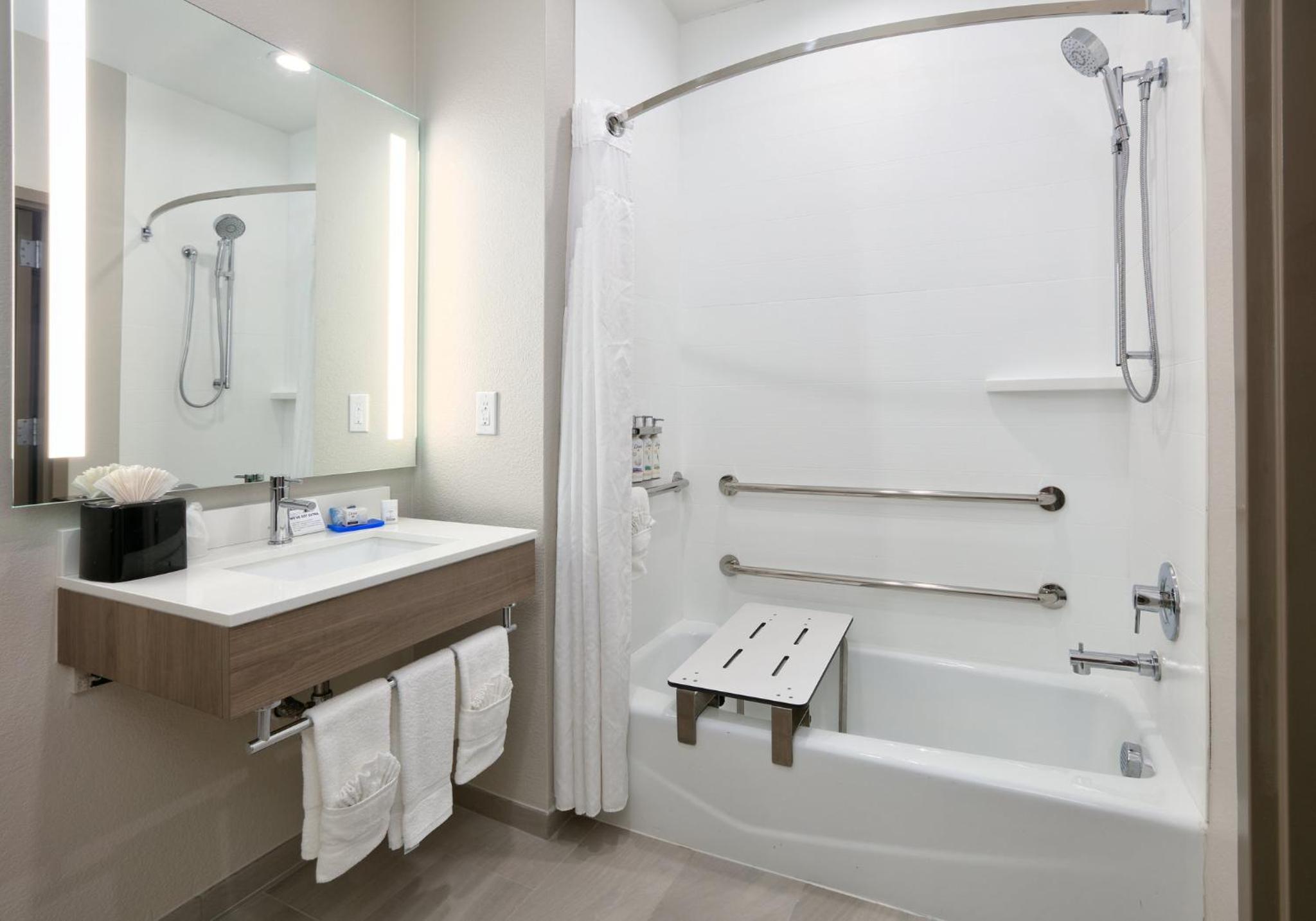 holiday inn express and suites north dallas at preston