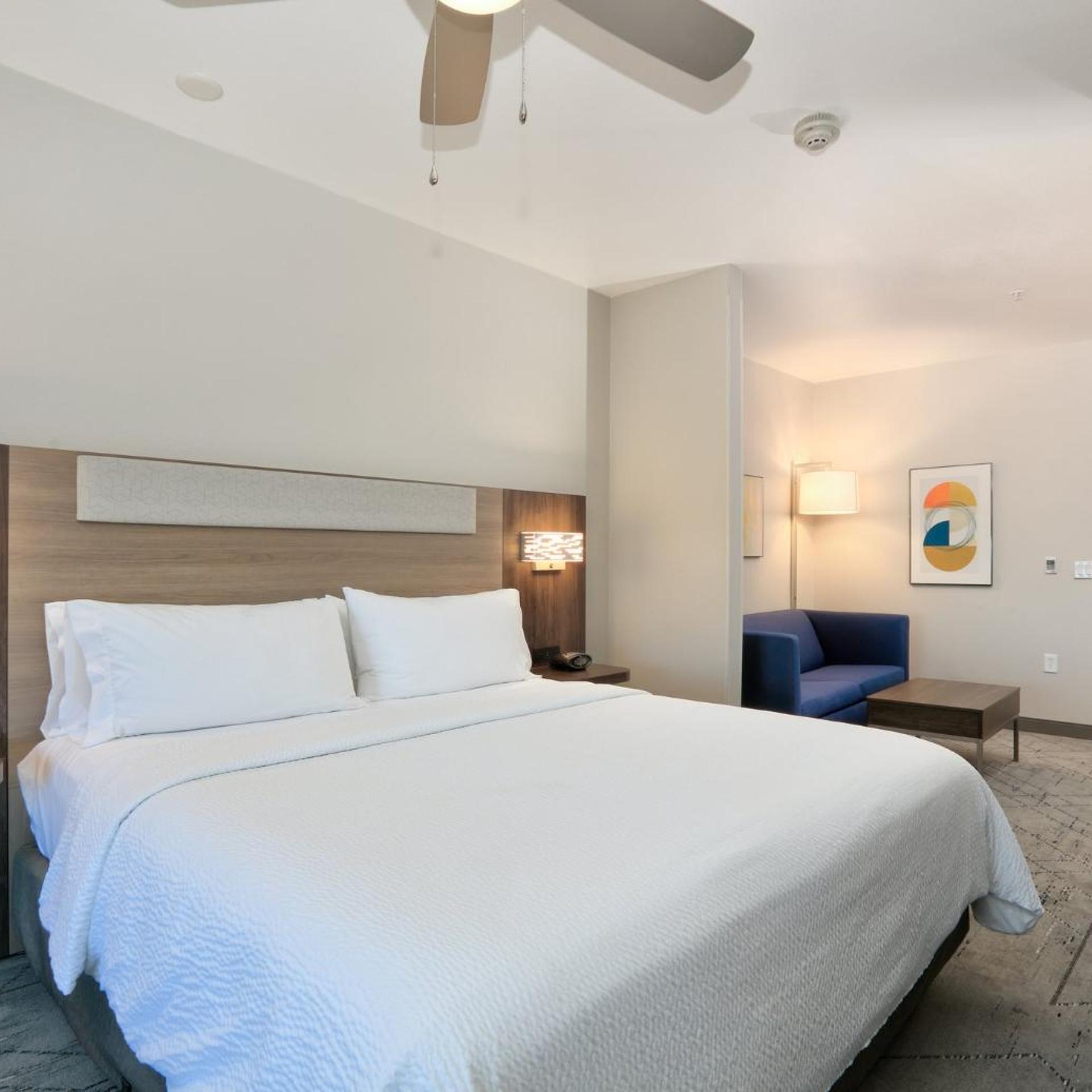 holiday inn express and suites north dallas at preston