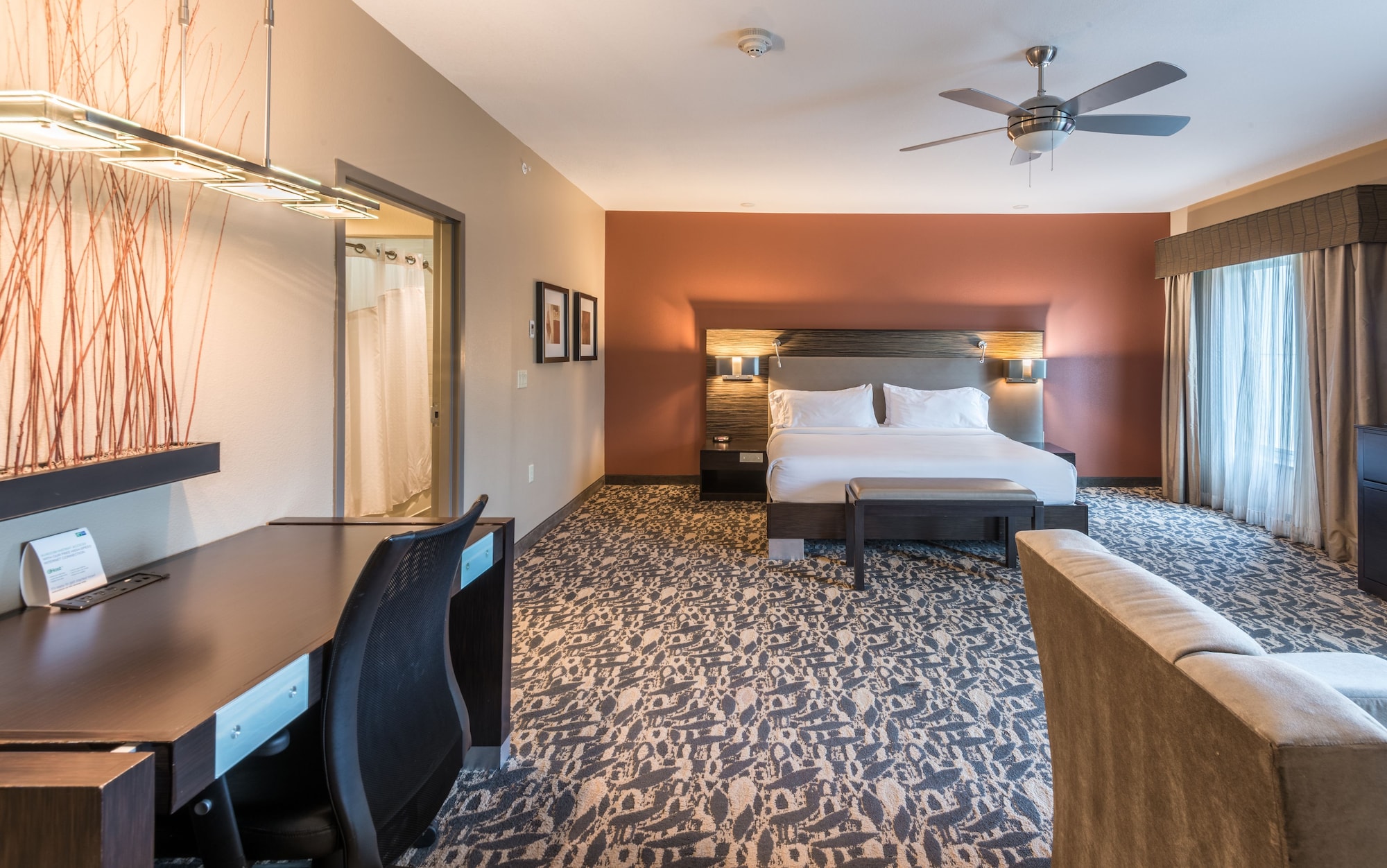 holiday inn express and suites north dallas at preston