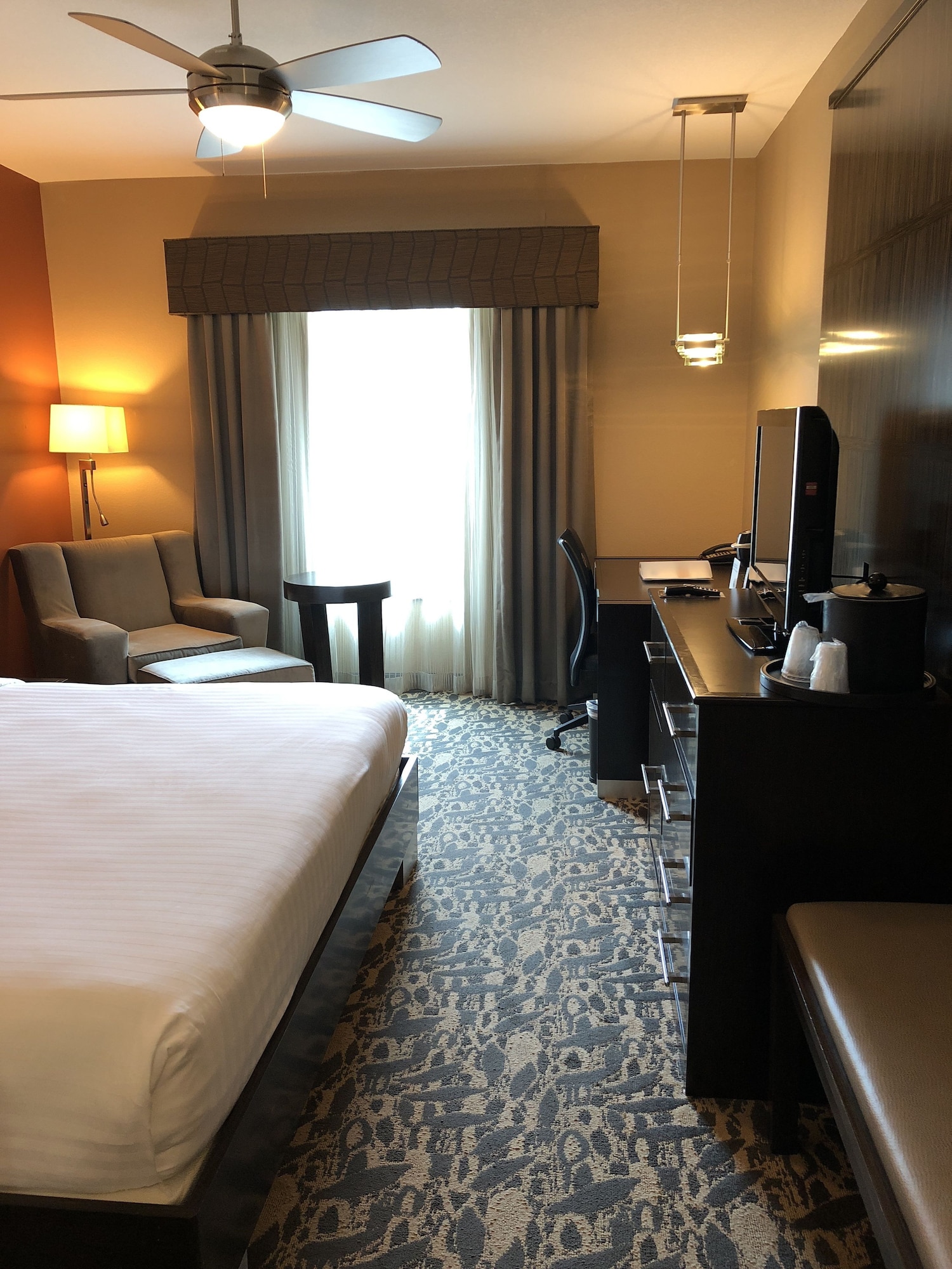 holiday inn express and suites north dallas at preston