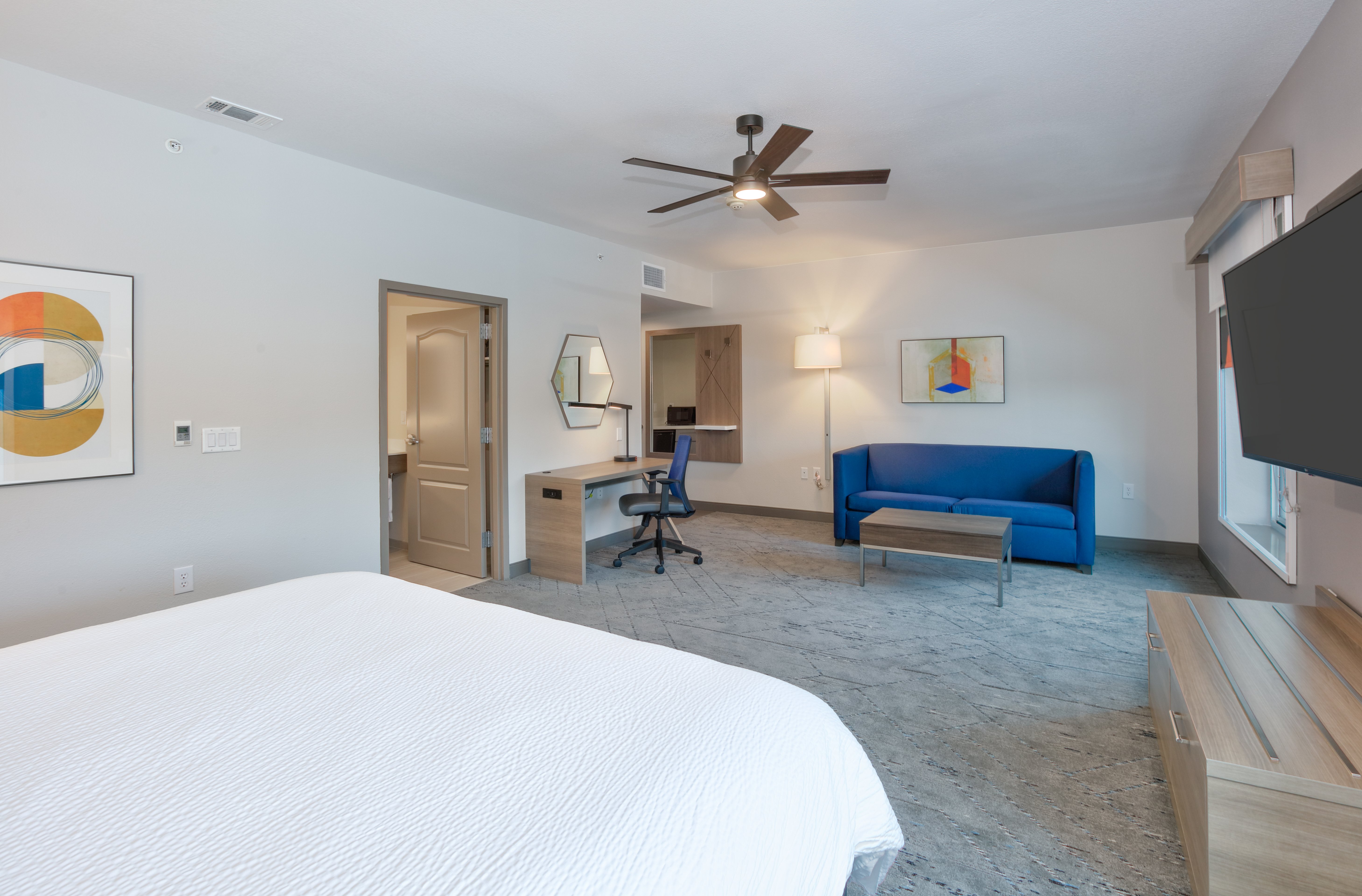 holiday inn express and suites north dallas at preston