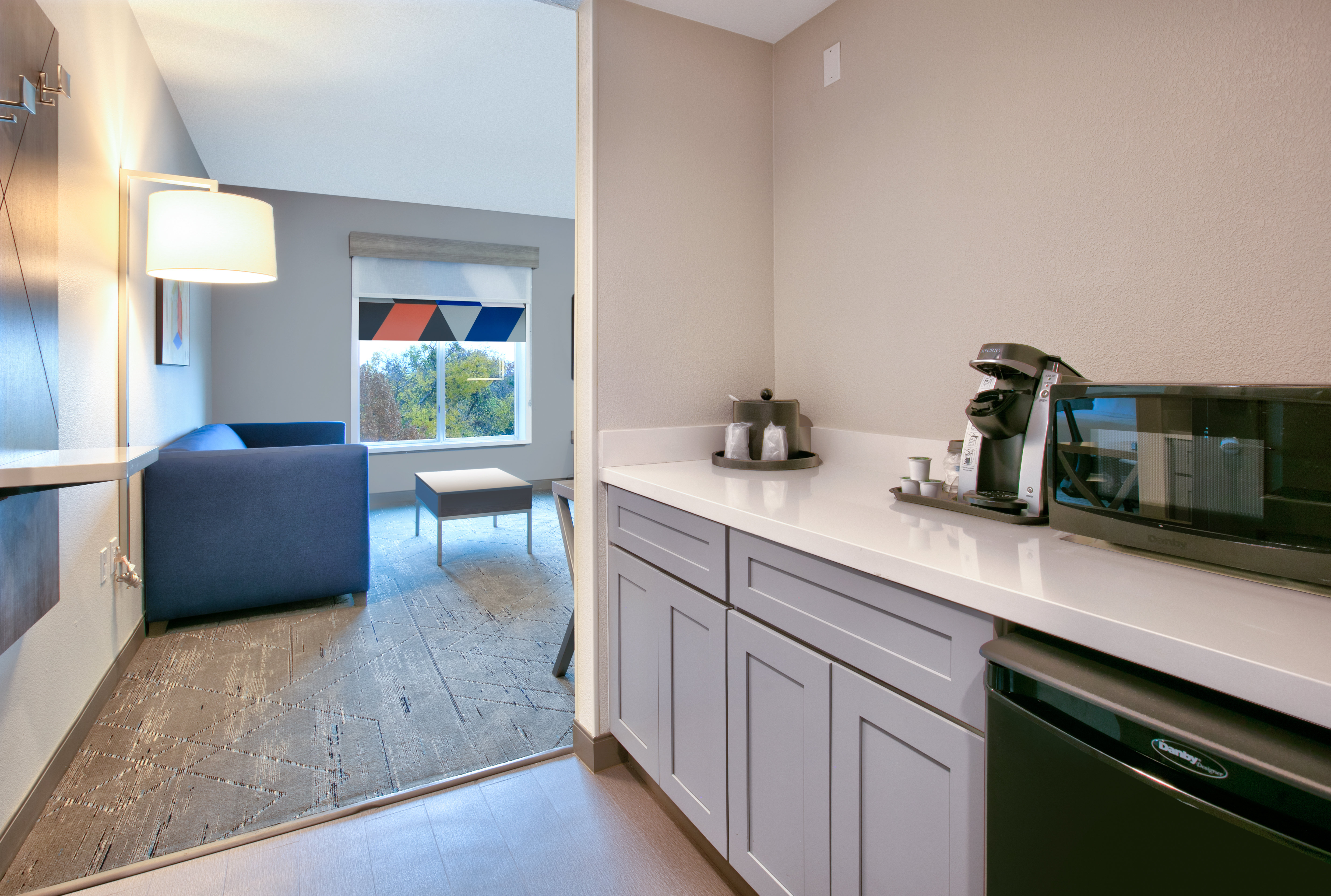 holiday inn express and suites north dallas at preston