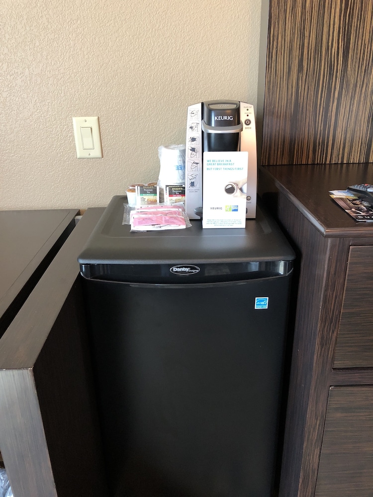 holiday inn express and suites north dallas at preston