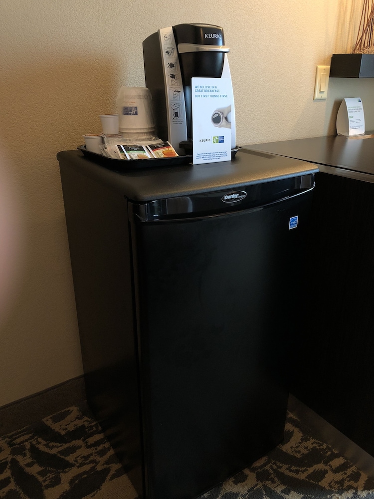 holiday inn express and suites north dallas at preston