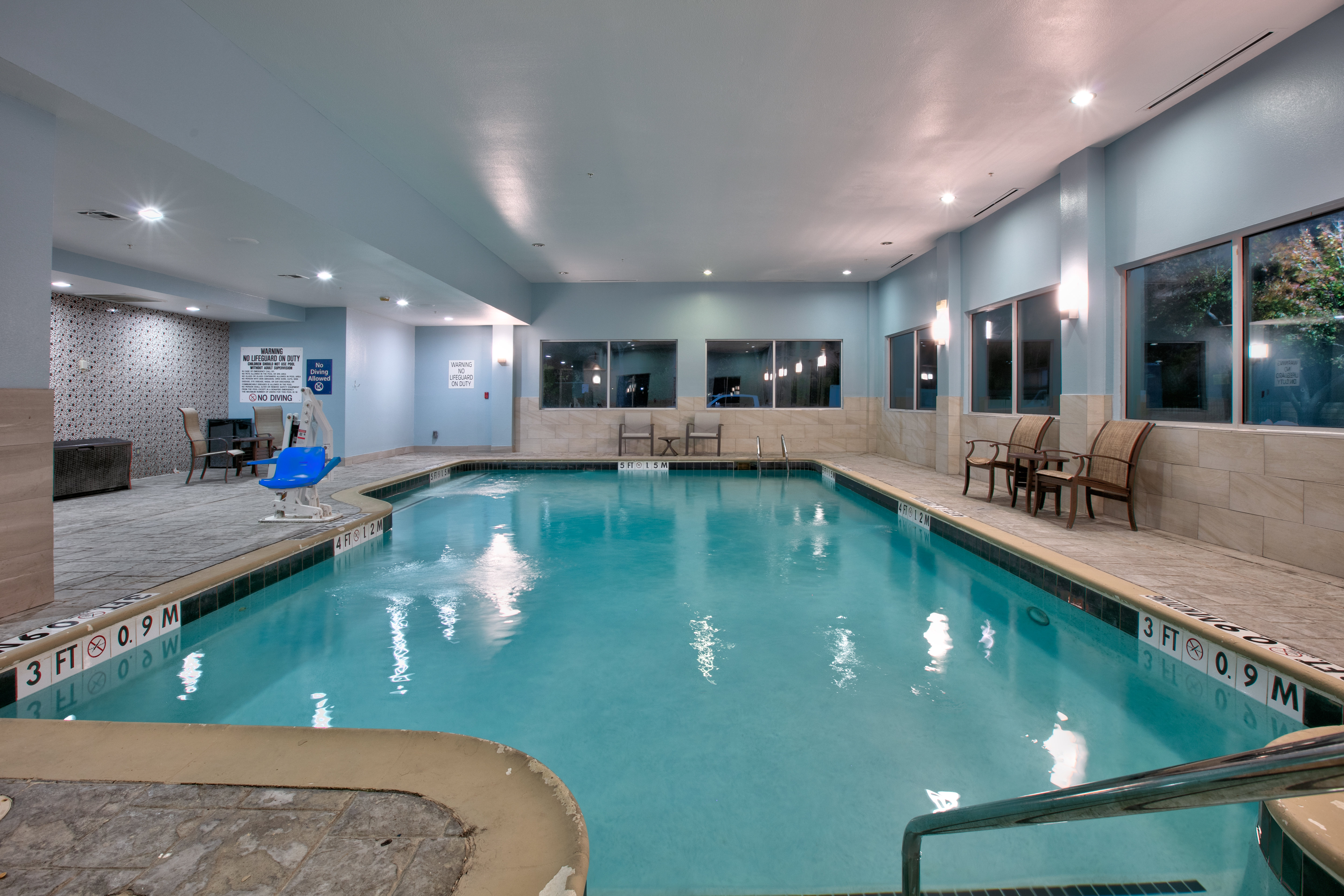 holiday inn express and suites north dallas at preston