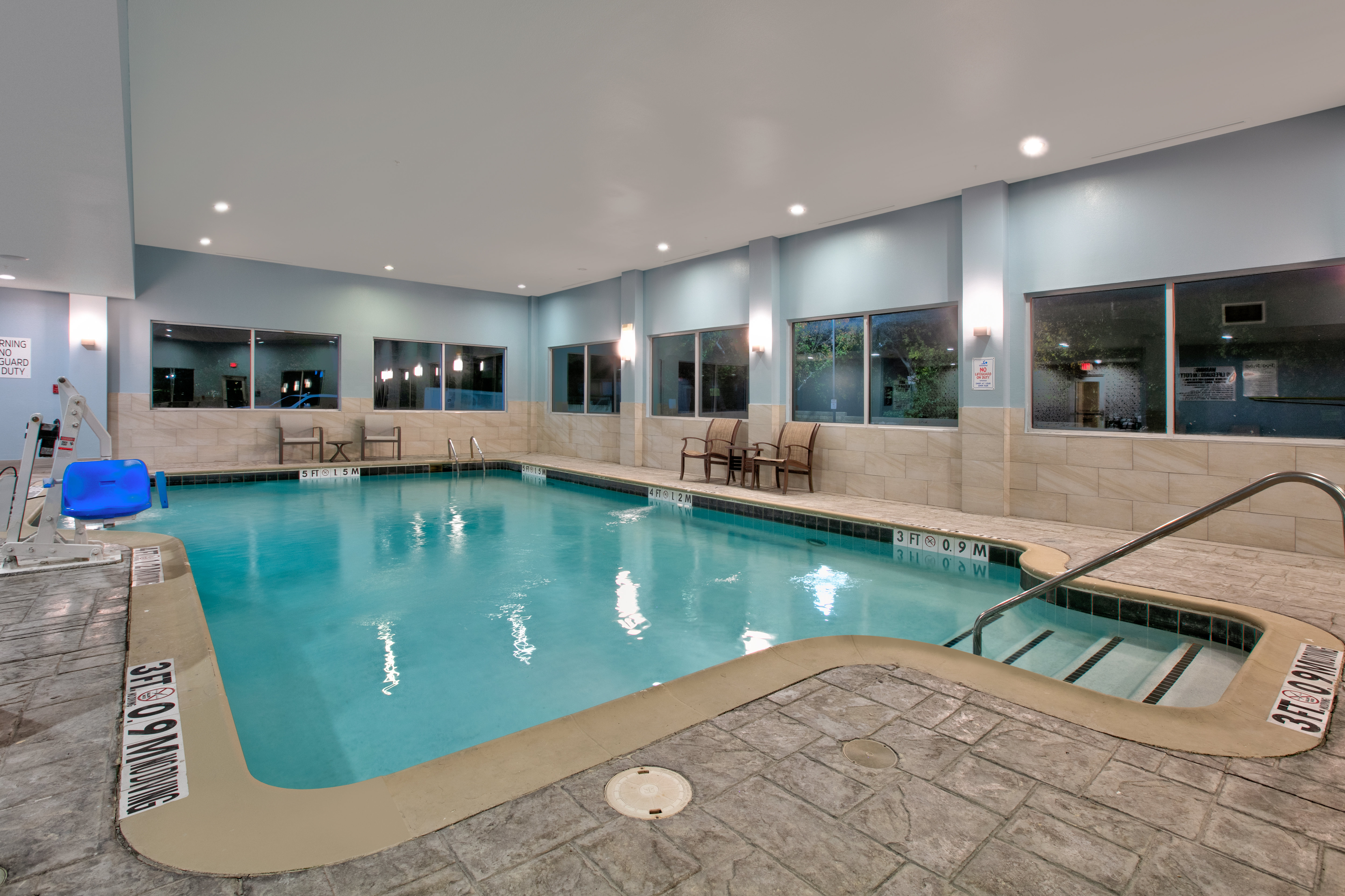 holiday inn express and suites north dallas at preston