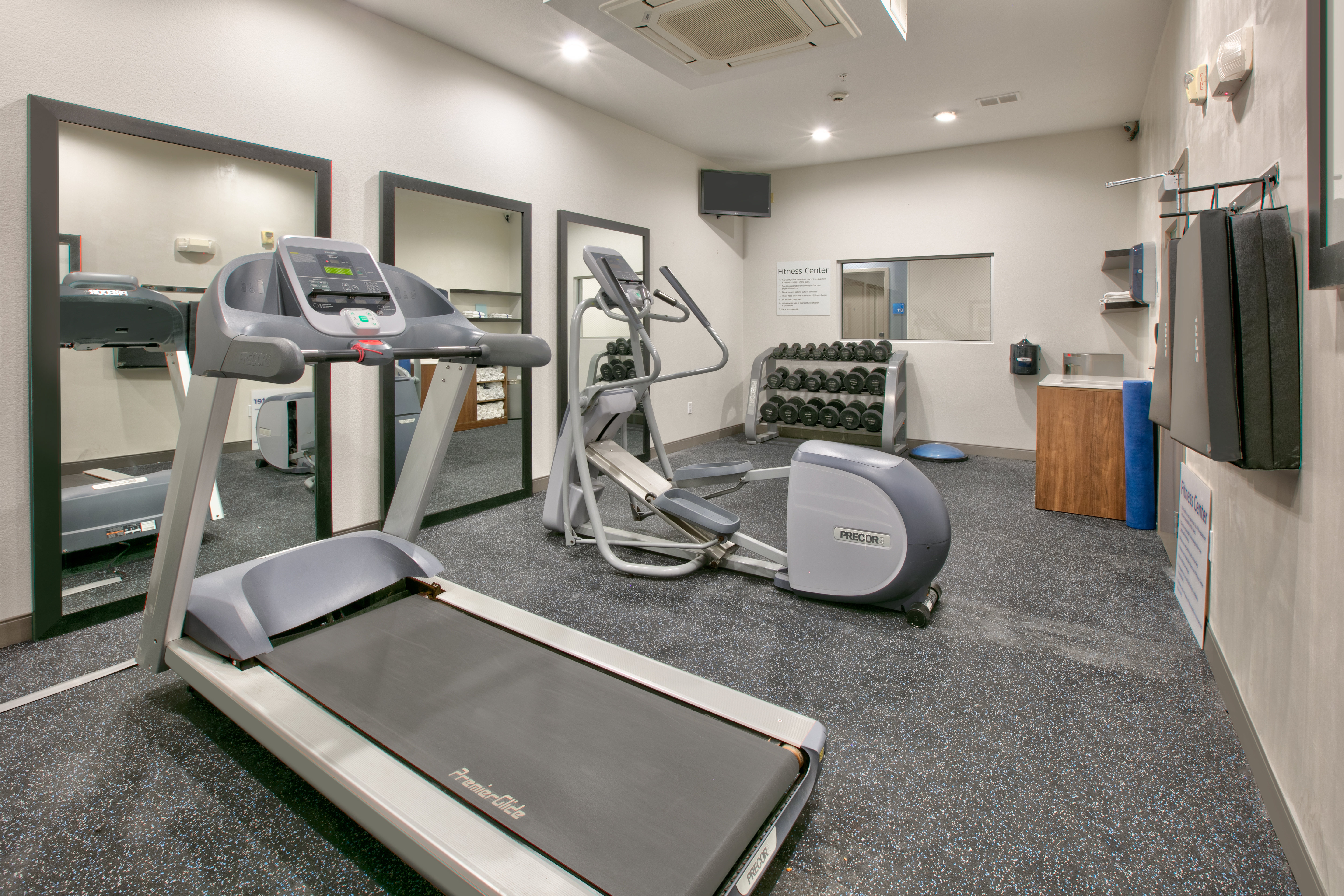 holiday inn express and suites north dallas at preston