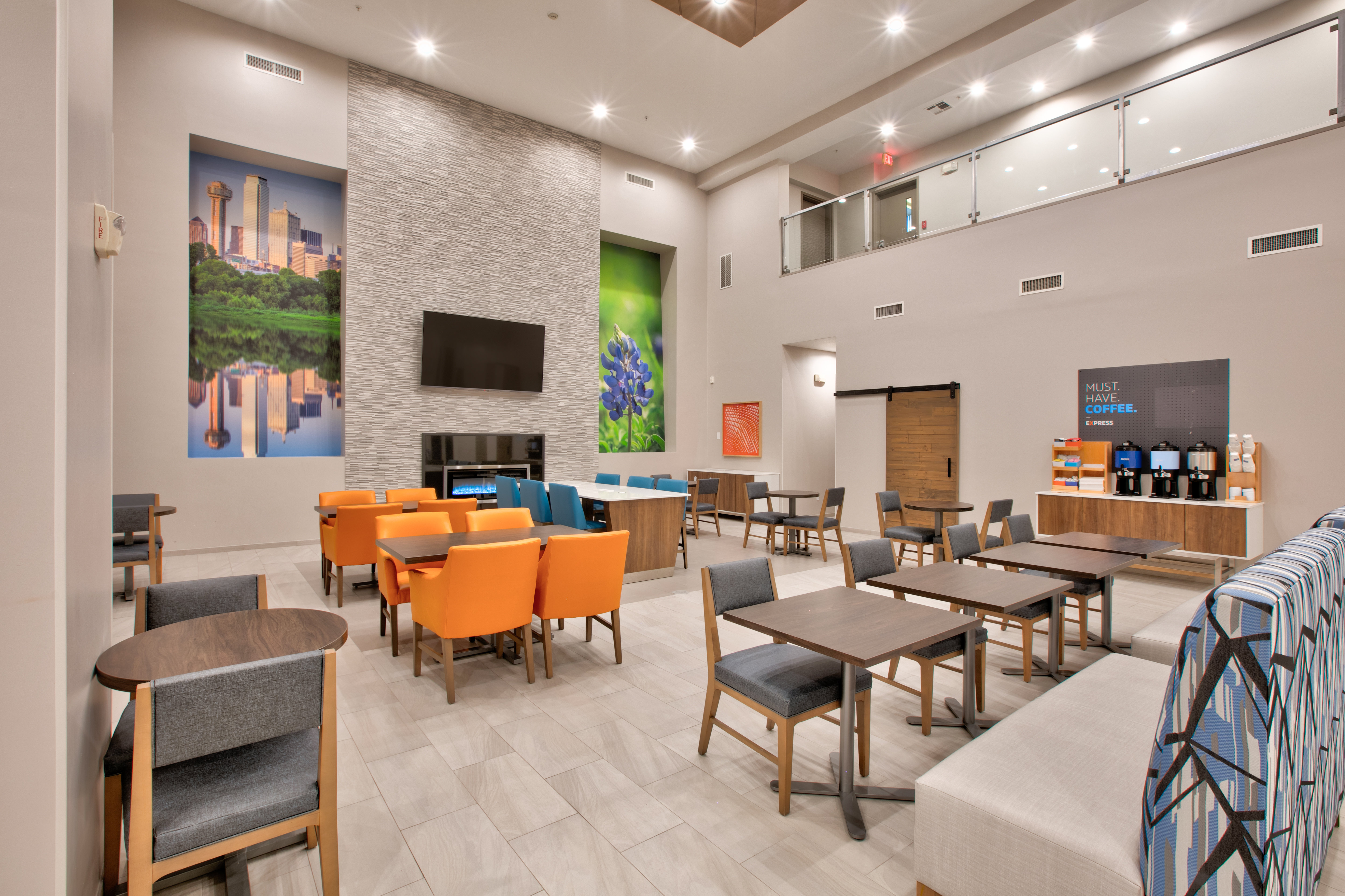 holiday inn express and suites north dallas at preston