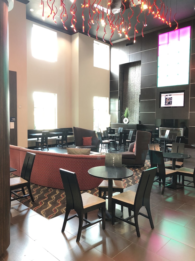 holiday inn express and suites north dallas at preston