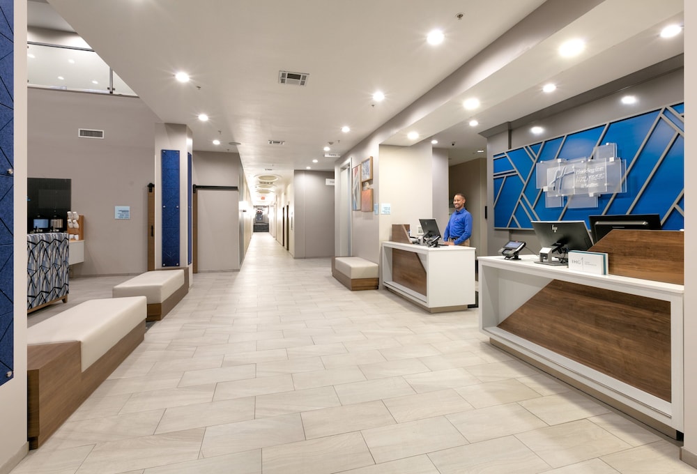 holiday inn express and suites north dallas at preston