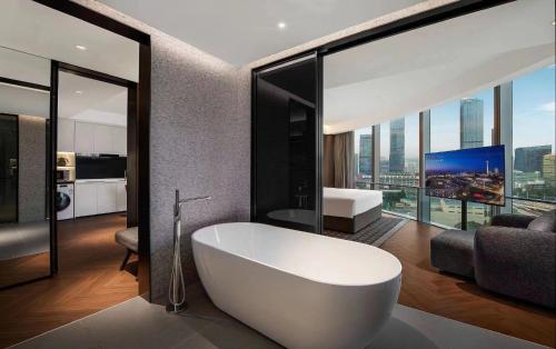 intercity hotel futian zhongzhou bay