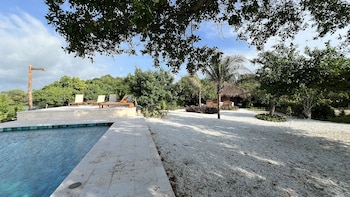 acasi rustic beach