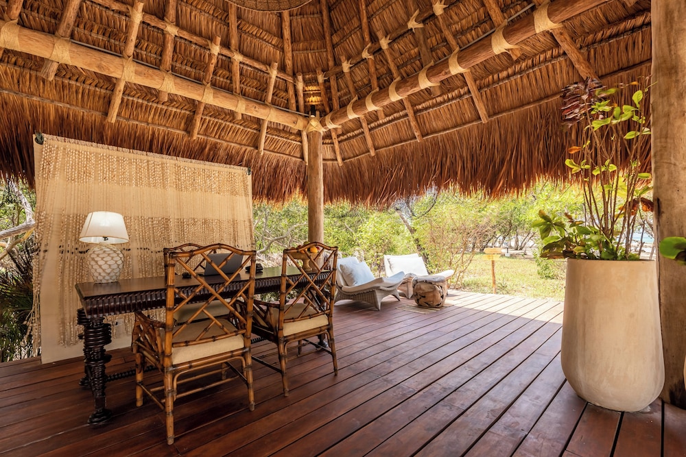 acasi rustic beach