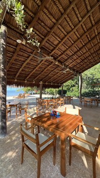 acasi rustic beach