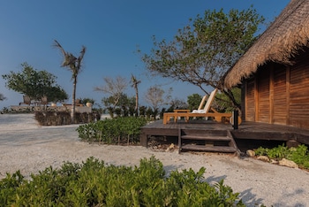 acasi rustic beach