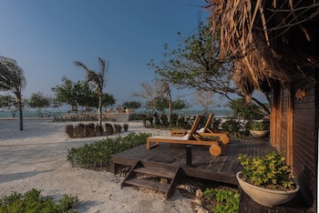 acasi rustic beach