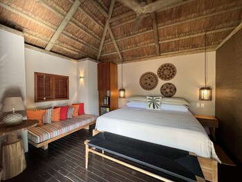 acasi rustic beach