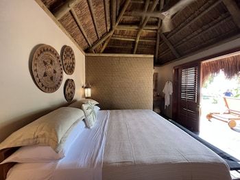 acasi rustic beach