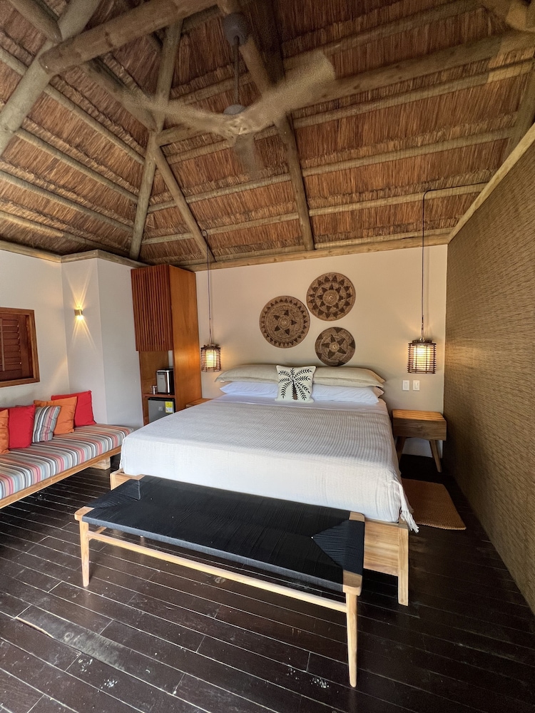acasi rustic beach