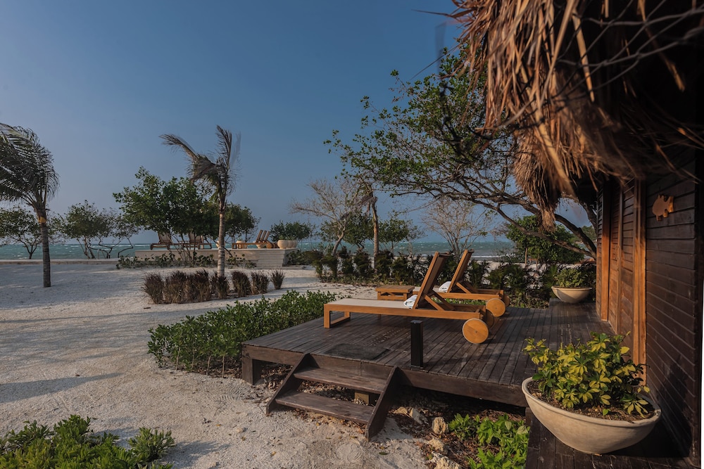 acasi rustic beach