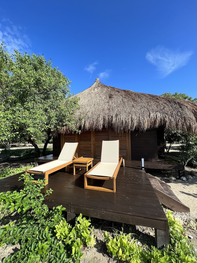 acasi rustic beach